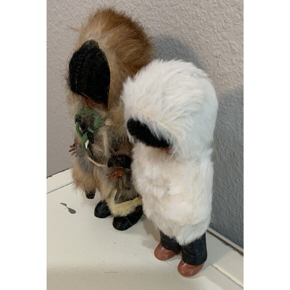 Vtg Native American Eskimo Couple Sleepy Eyes Dolls W Leather Tools Fur Lot Of 2 - Picture 6 of 7